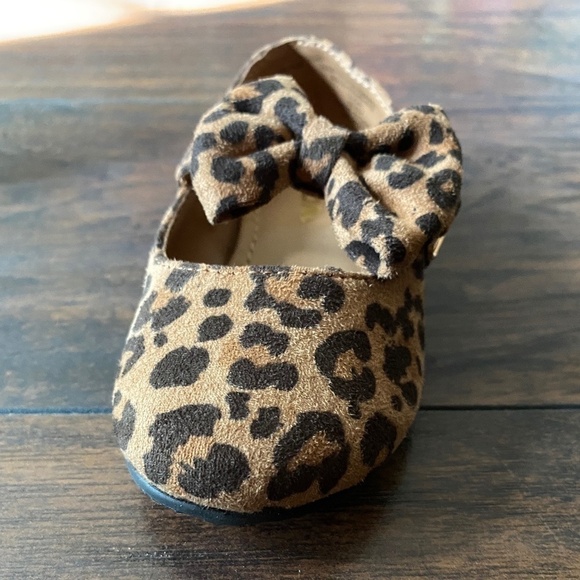 Girls Leopard Shoes Size 7M - Picture 2 of 12